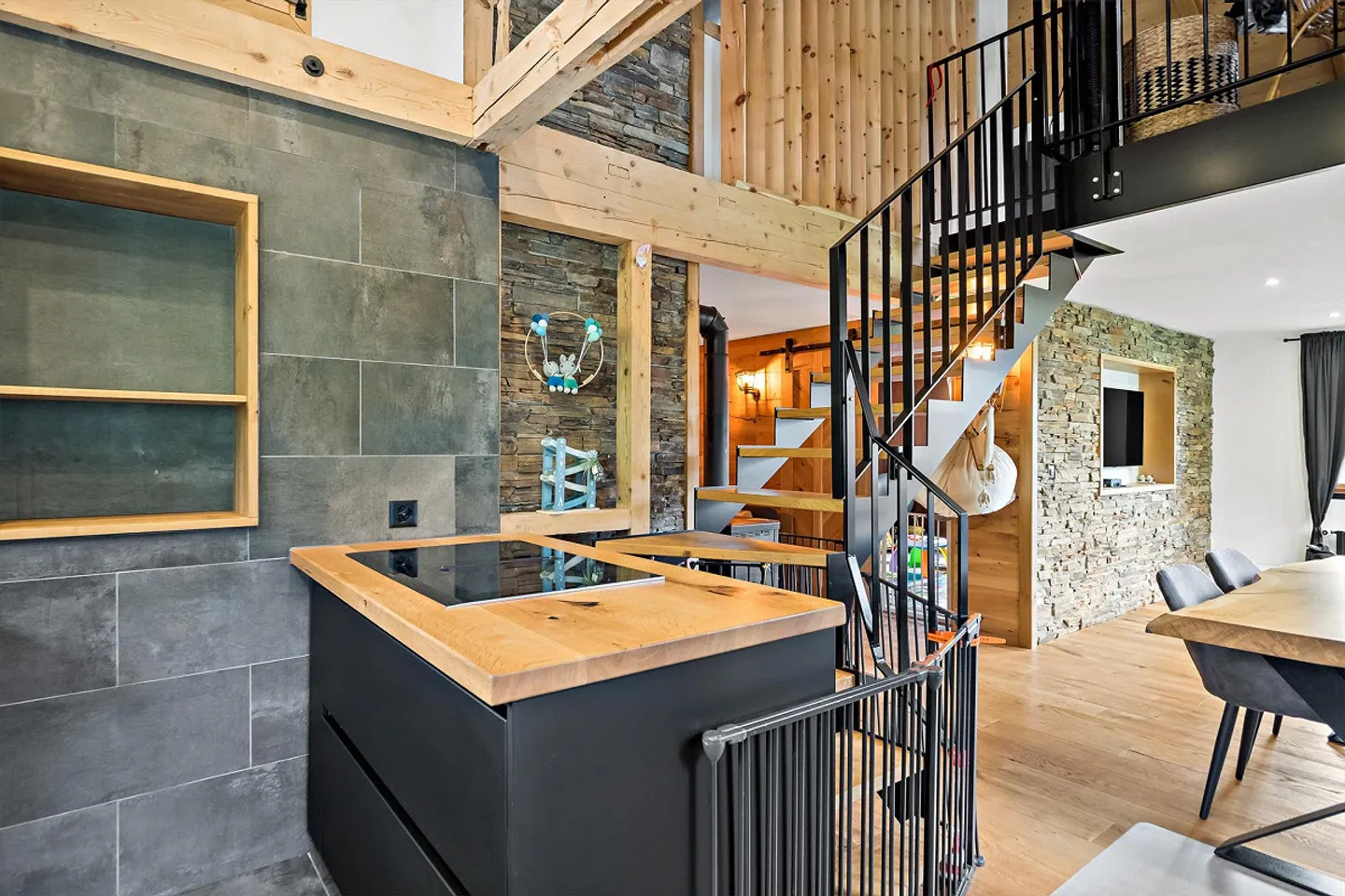 Charmantes Zweifamilienhaus für eine Familie - Foto 4 von 11