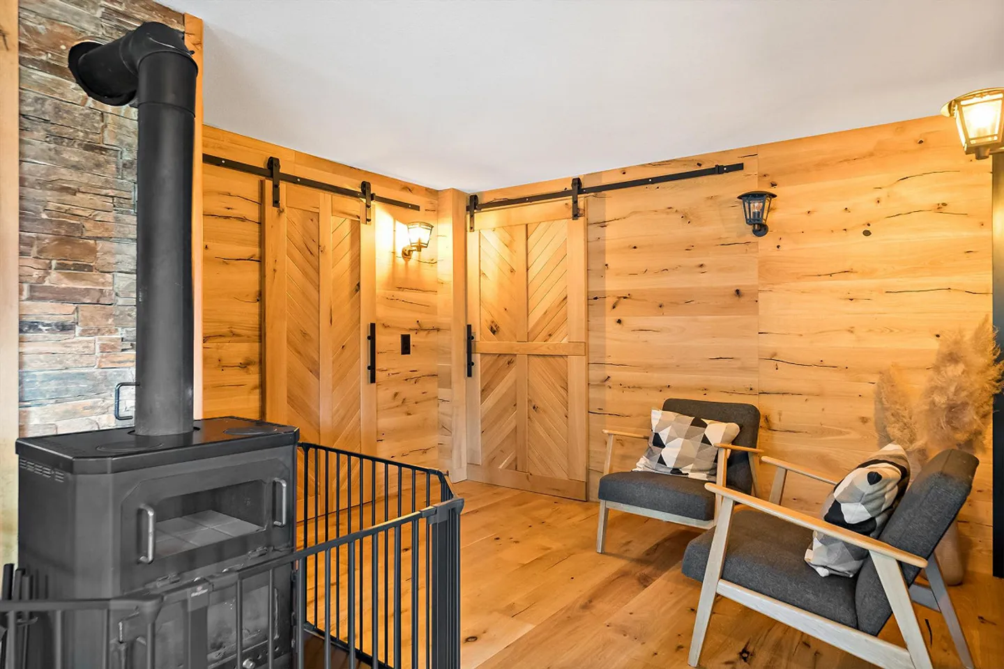 Charmantes Zweifamilienhaus für eine Familie - Foto 8 von 11