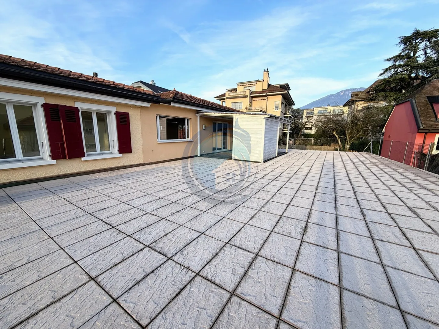 MAGNIFICENT 5.5-ROOM APARTMENT IN THE CENTER - Photo 22 of 25