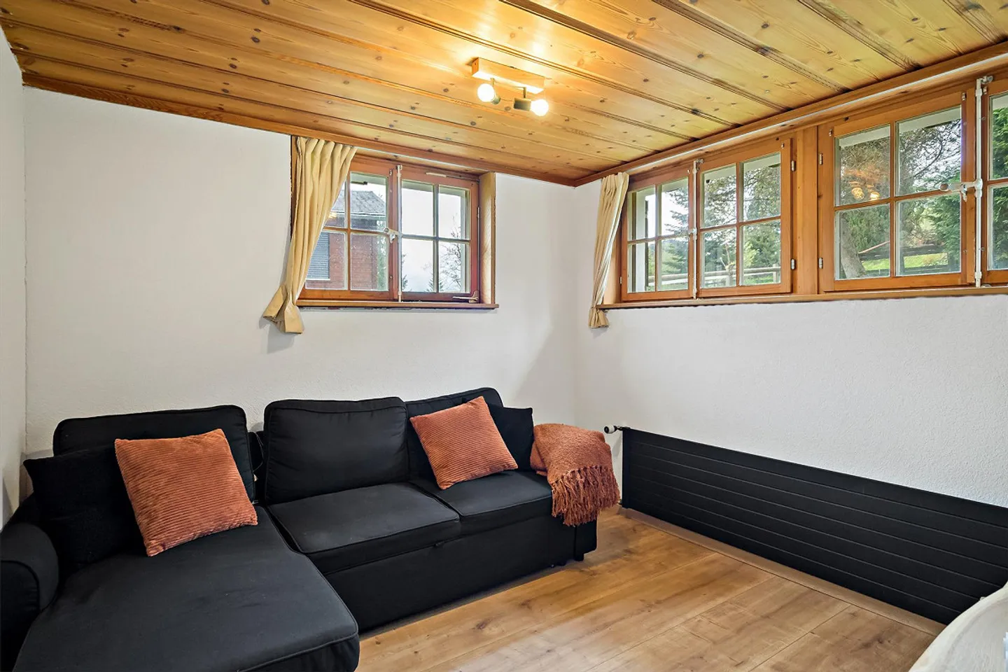 Charmantes Zweifamilienhaus für eine Familie - Foto 11 von 11