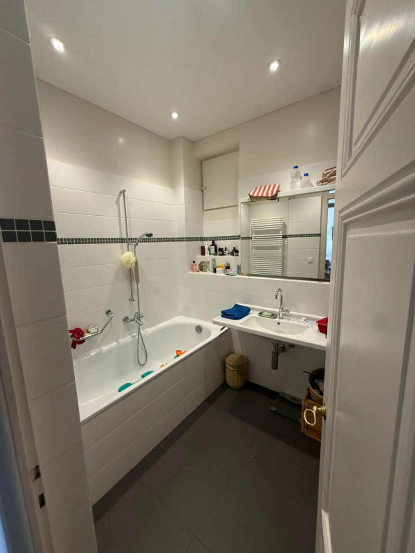 EXCEPTIONAL 8-ROOM APARTMENT IN TRANCHÉES, GENEVA - Photo 13 of 14