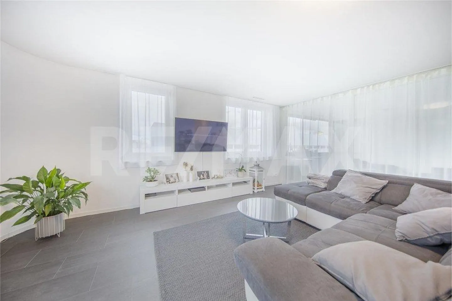 Eine zentrale und moderne 4.5-Zimmer-Wohnung in 6438 Ibach-Schwyz - Photo 1 sur 13