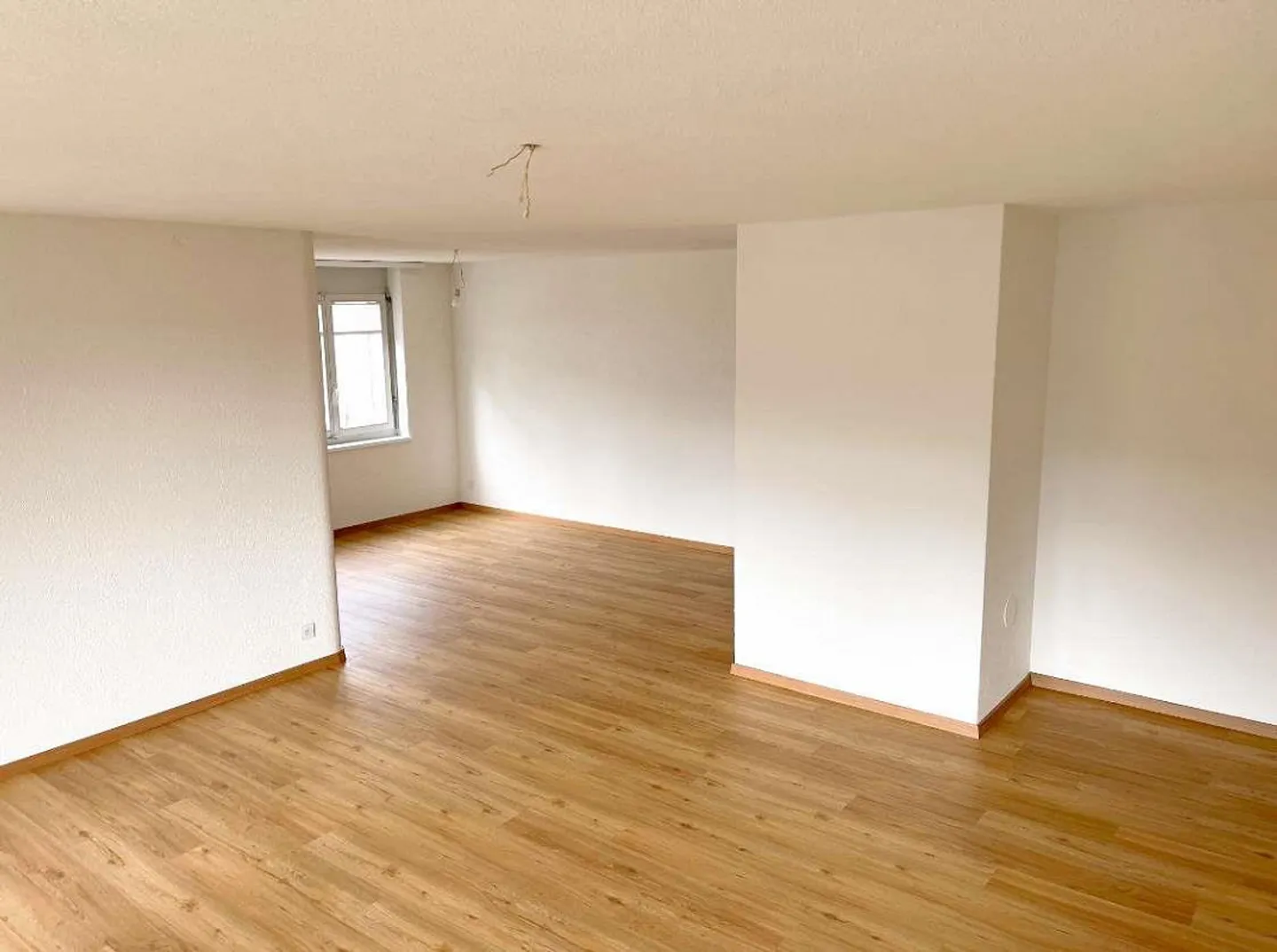 Spacious 5.5-room apartment in a family-friendly location in Rebstein - Photo 4 of 11