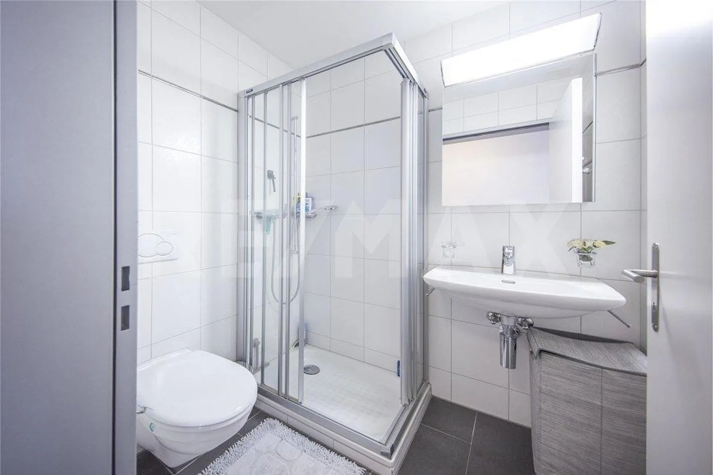 Eine zentrale und moderne 4.5-Zimmer-Wohnung in 6438 Ibach-Schwyz - Photo 3 sur 13