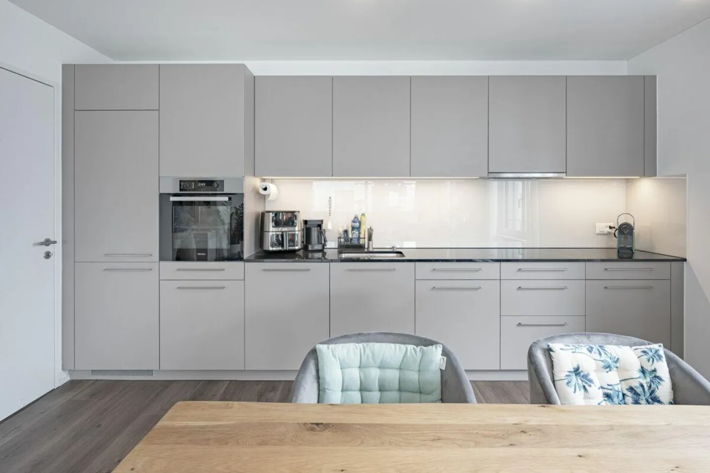 Moderne und neuwertige 2.5 Zimmerwohnung mitten in Suhr - Foto 7 di 9