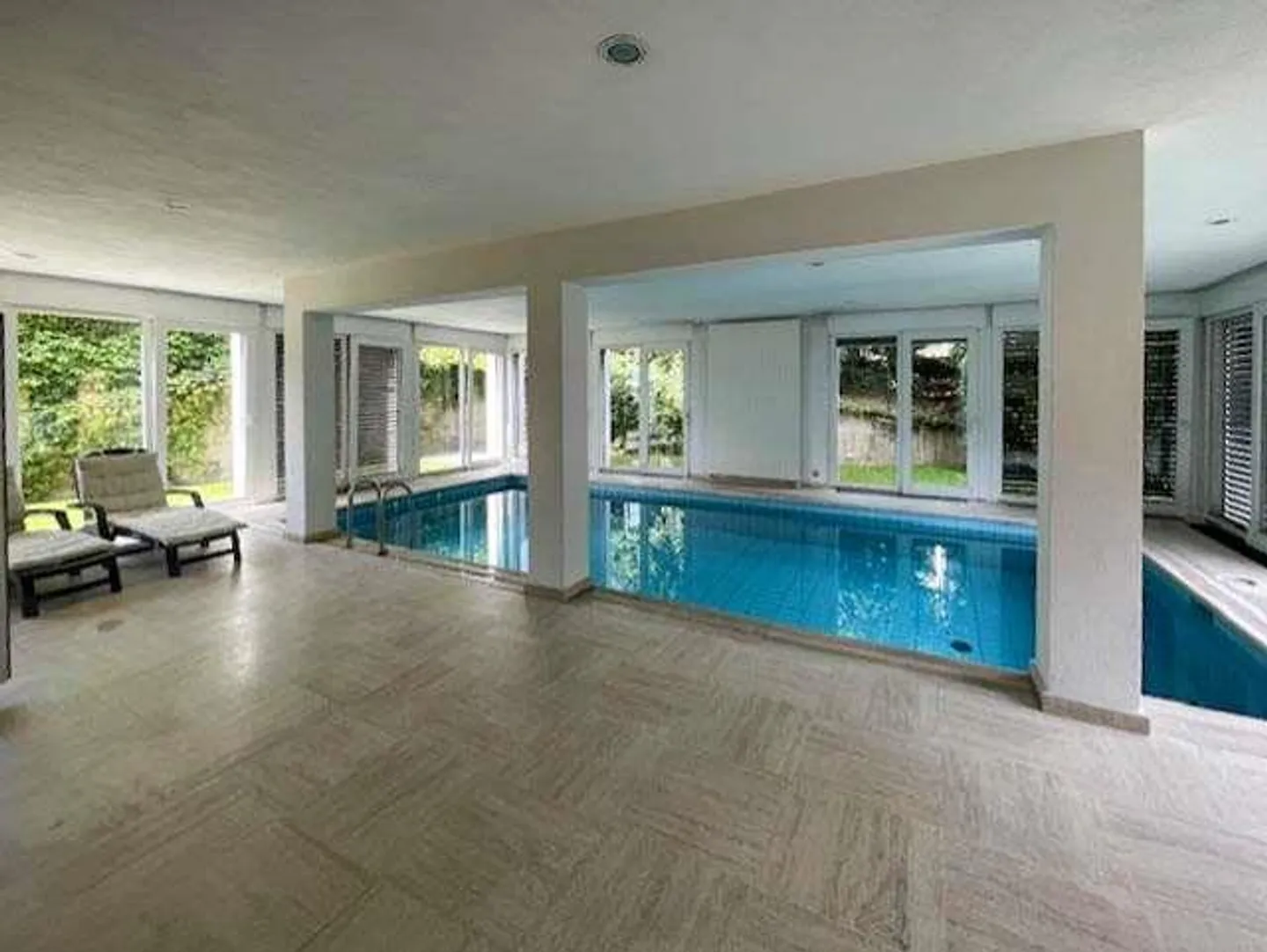 Apartment with terrace in a charming villa - Photo 12 of 13