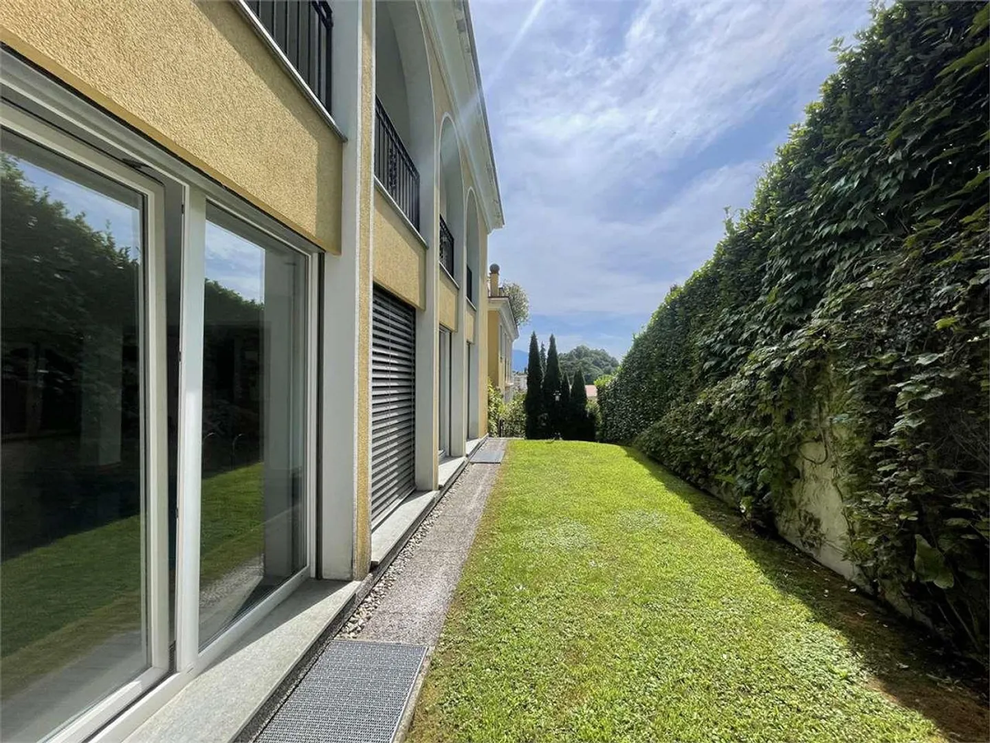 Apartment with terrace in a charming villa - Photo 13 of 13