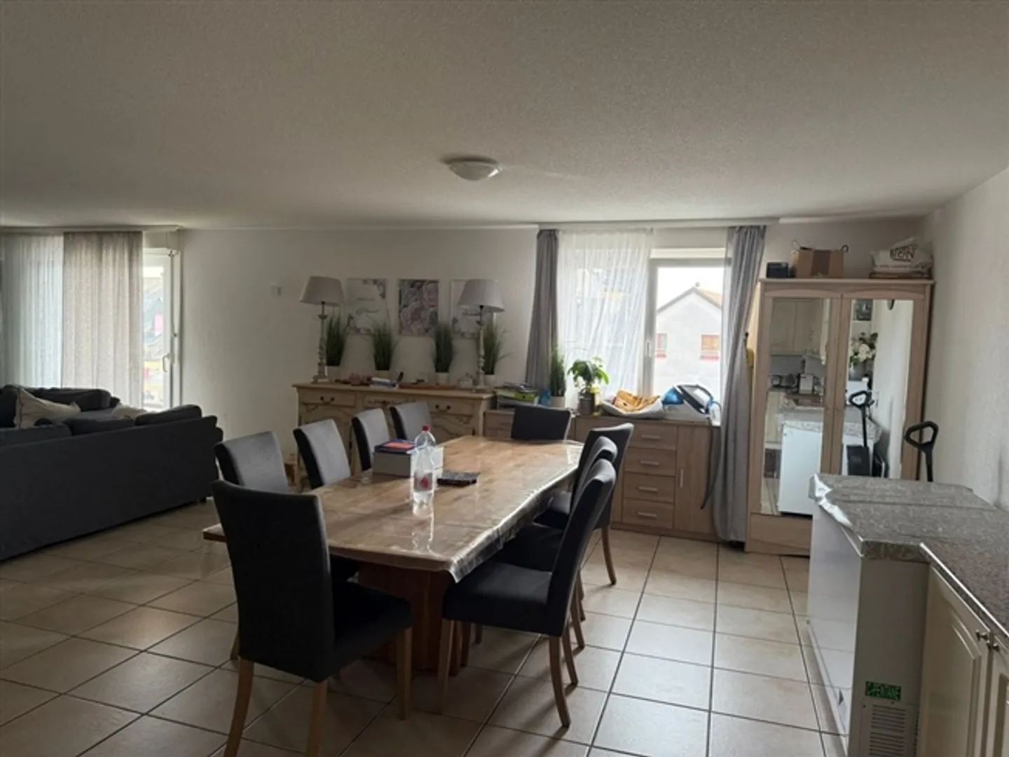 Geräumige Wohnung in der Nähe von Annehmlichkeiten - Foto 1 von 12