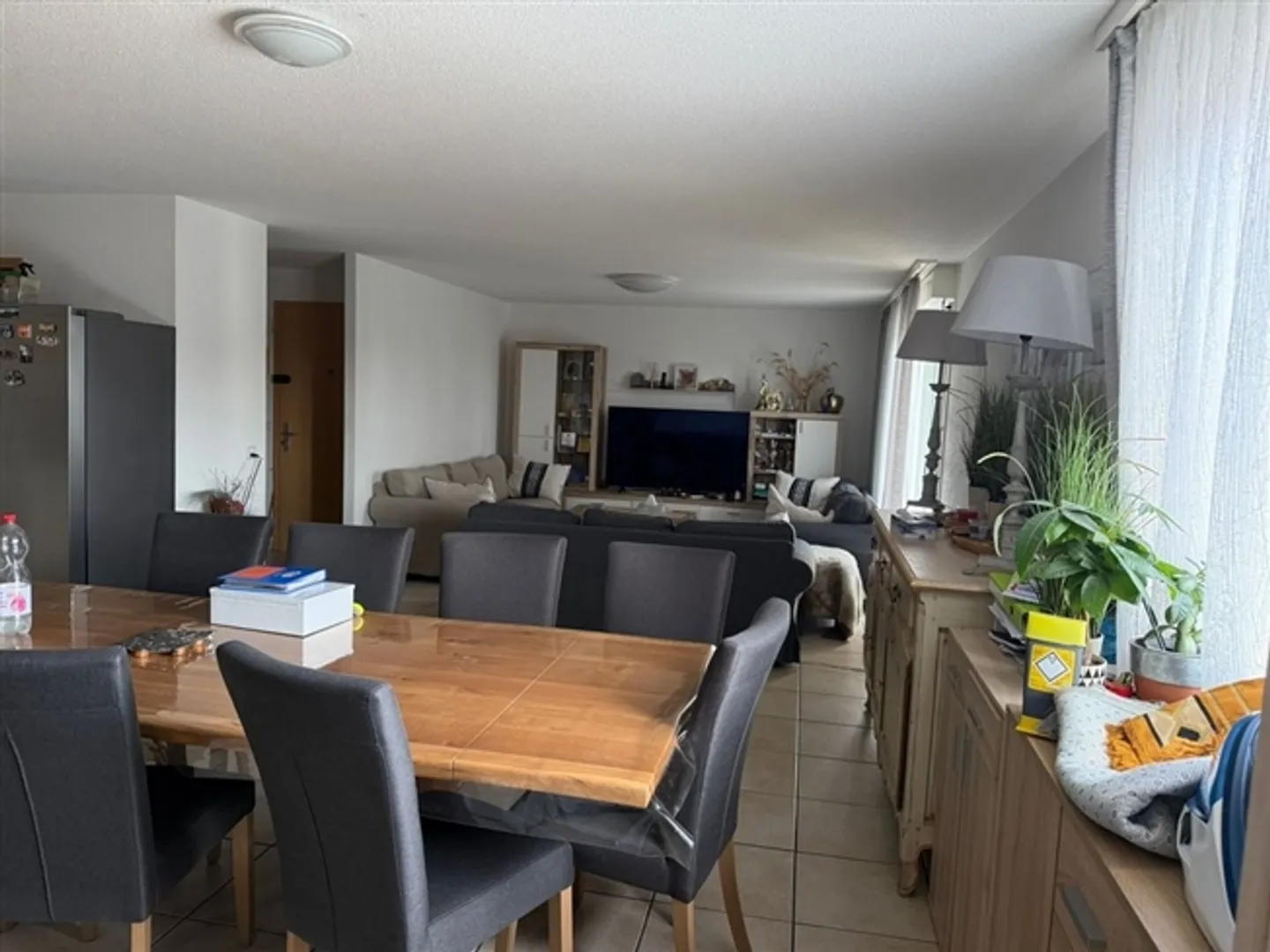 Geräumige Wohnung in der Nähe von Annehmlichkeiten - Foto 3 von 12