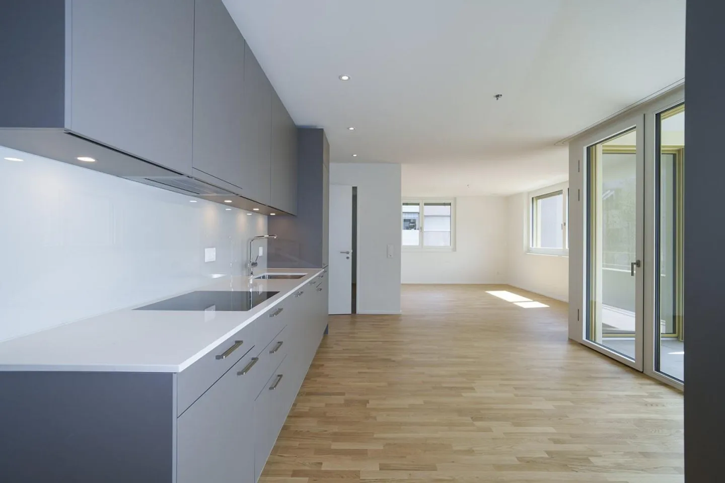 Appartement moderne de 3,5 pièces à louer à Spreitenbach ! - Photo 2 sur 13