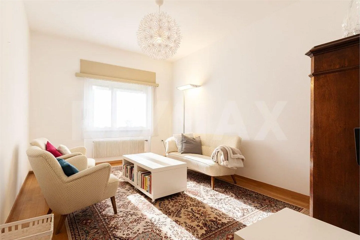 Maison avec jardin et garage - Photo 3 sur 13