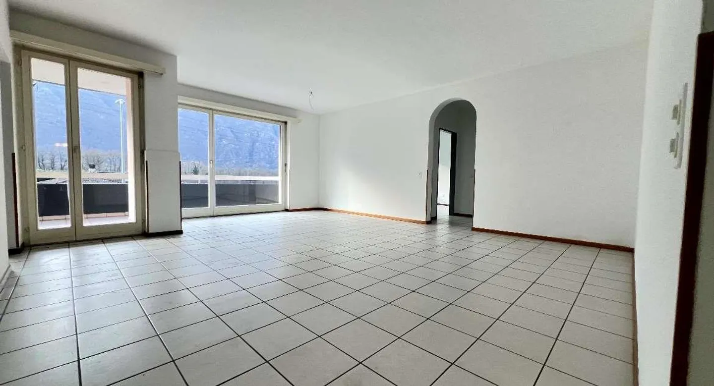 Appartement lumineux avec une grande terrasse magnifique et une vue dégagée - Photo 13 sur 13