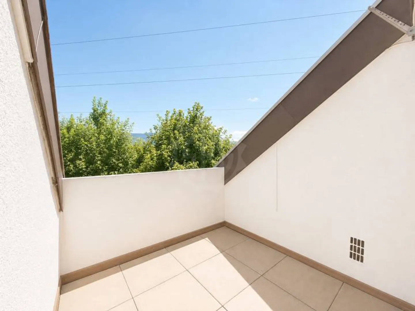 Charmant appartement en attique - Photo 8 sur 12
