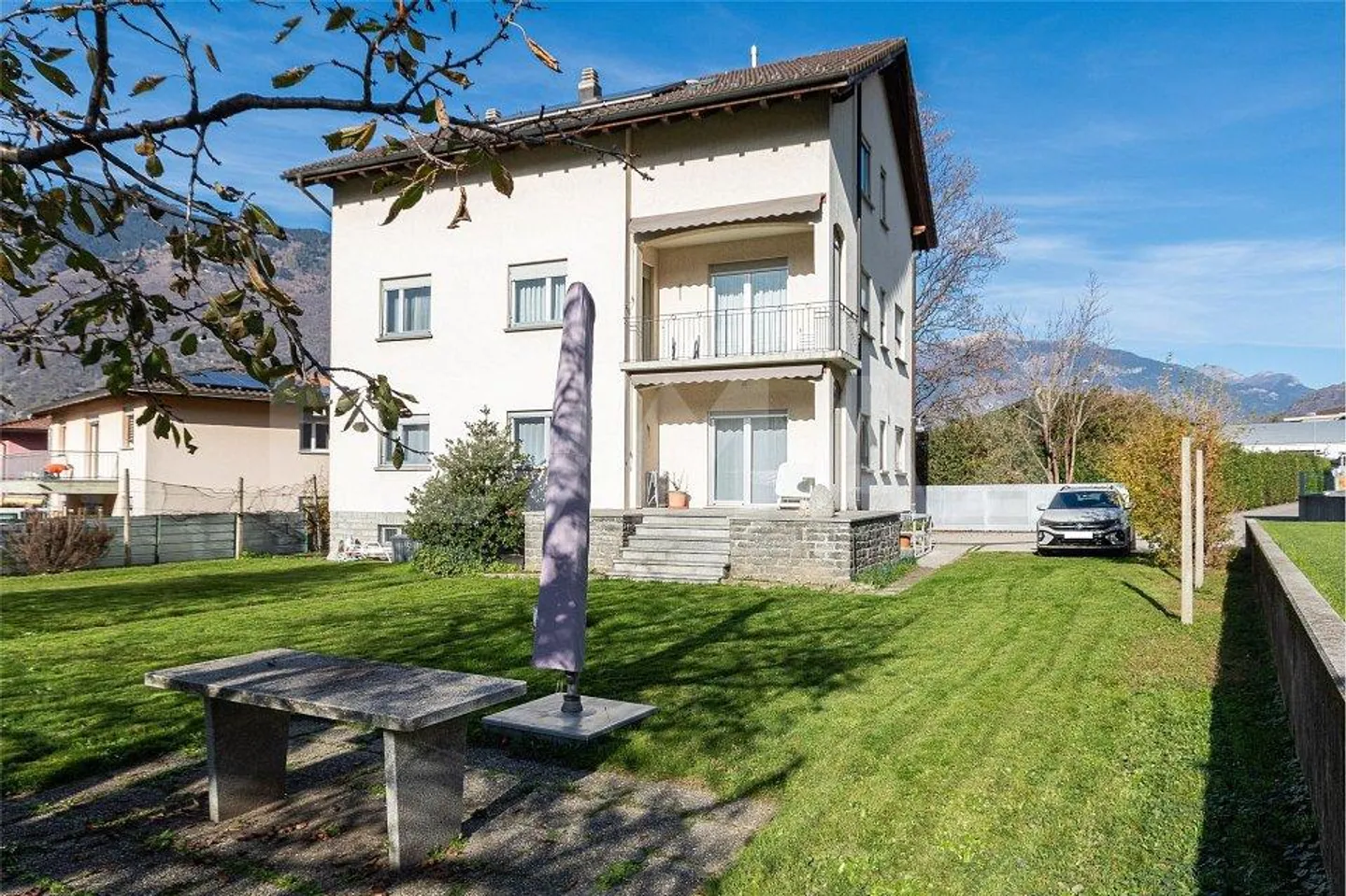 Maison avec jardin et garage - Photo 1 sur 13