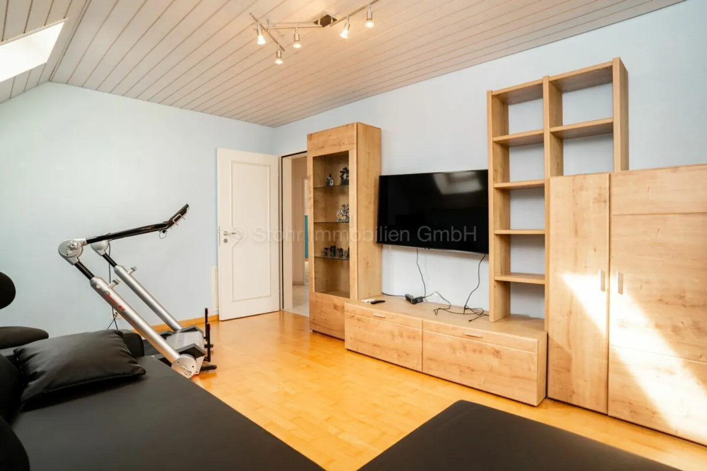 Exklusives freistehendes Haus mit Pool - Foto 23 von 23