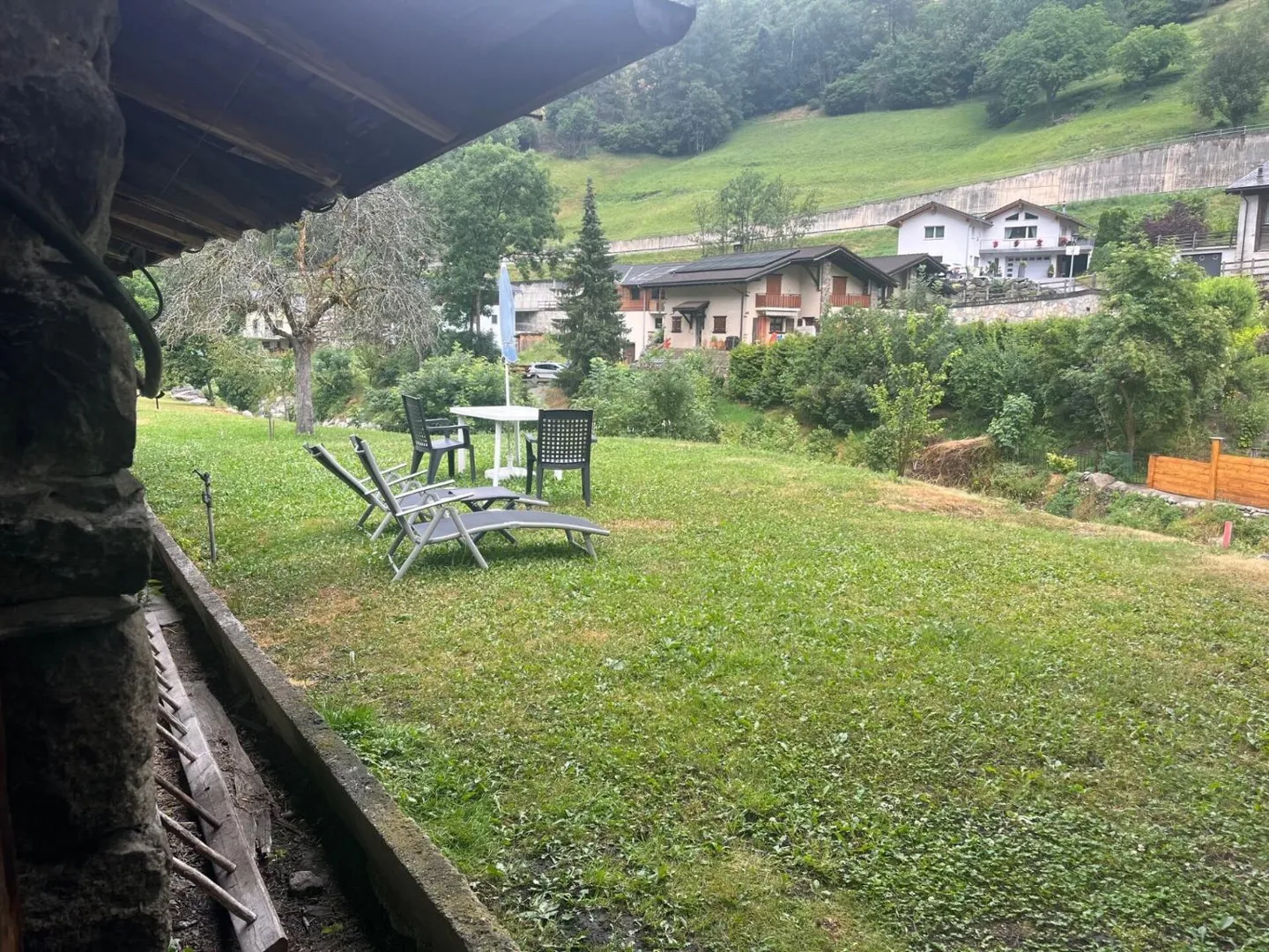 Nel cuore del villaggio di Orsières, casa e fienile da ristrutturare con bella superficie - Foto 10 di 13