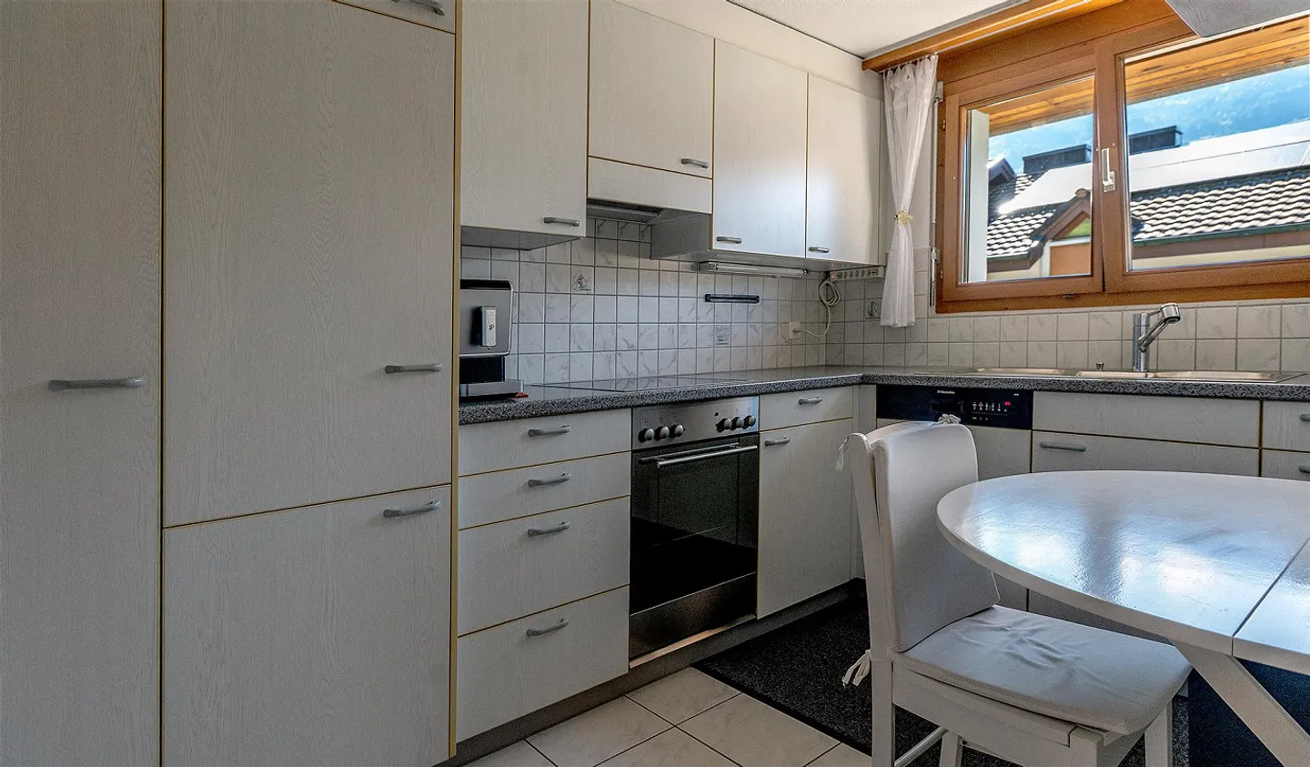 Bella appartamento di 3,5 stanze ben tenuto con una bella vista - Foto 4 di 12