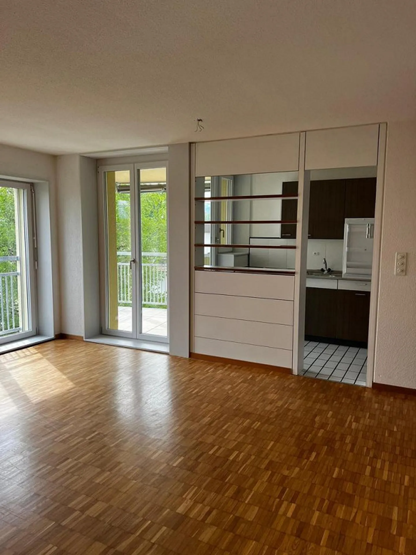 Appartamento vicino allo stadio di hockey su ghiaccio con vista ampia - Foto 2 di 4