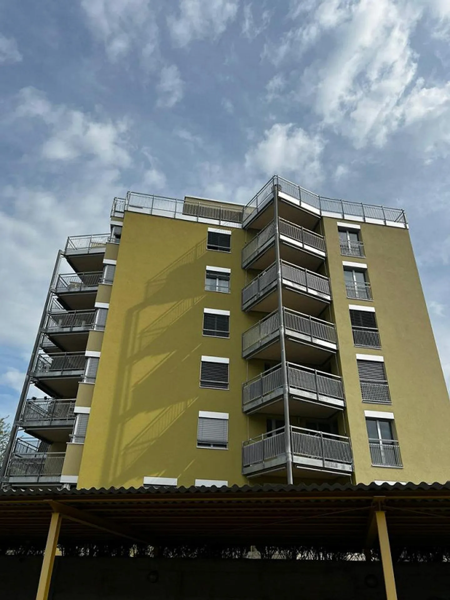 Appartamento vicino allo stadio di hockey su ghiaccio con vista ampia - Foto 4 di 4