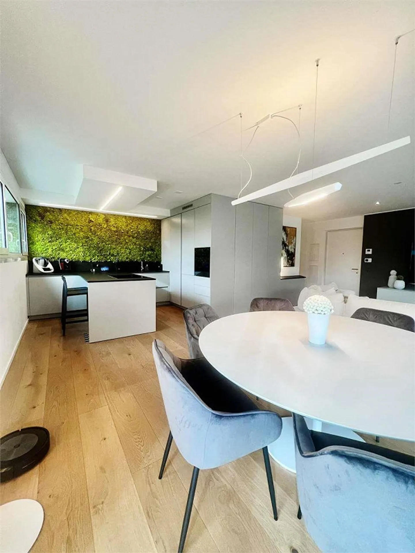 Elegante 3,5-Zimmer-Wohnung mit Seeblick - Foto 3 von 13
