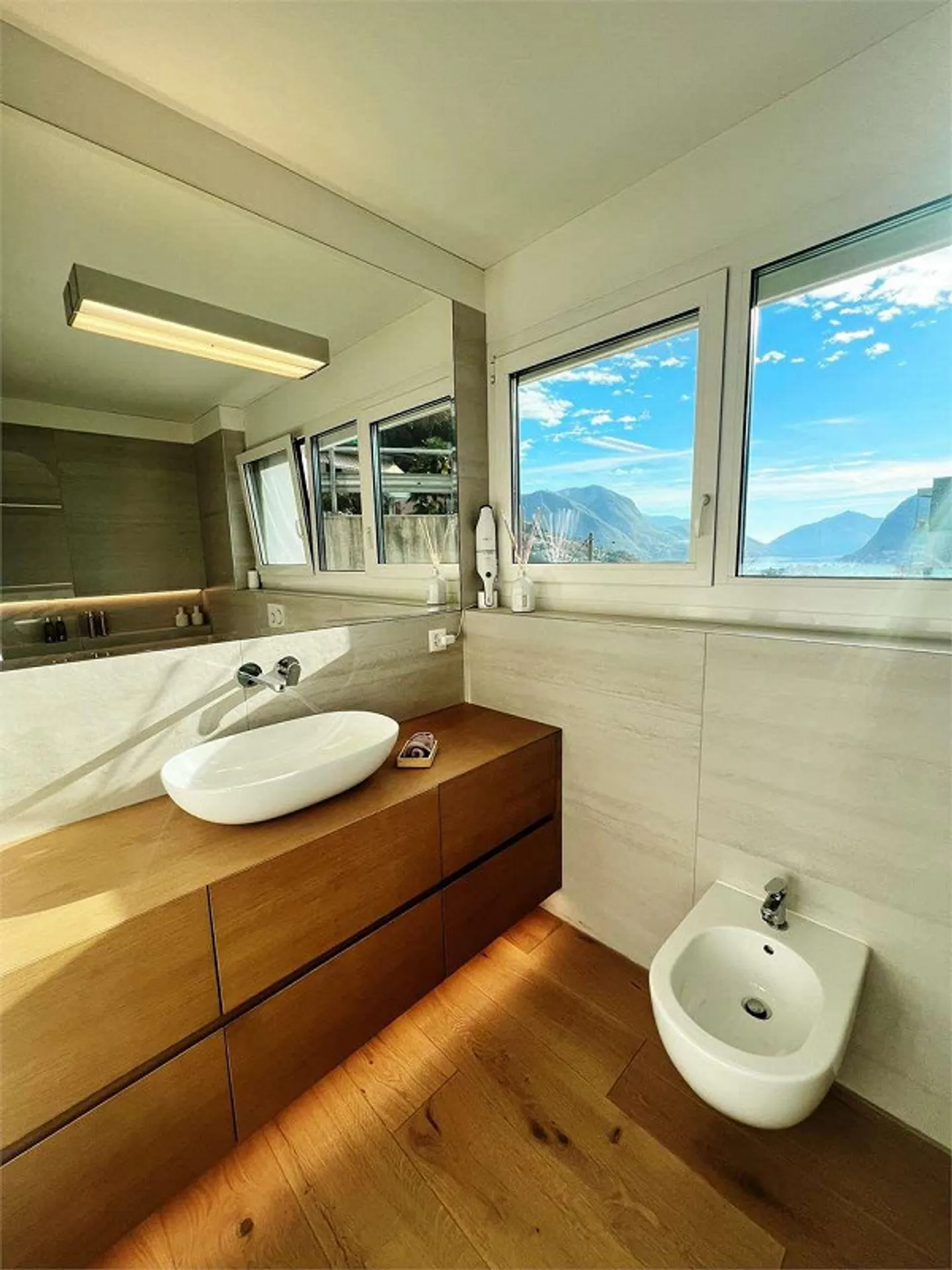 Elegante 3,5-Zimmer-Wohnung mit Seeblick - Foto 6 von 13