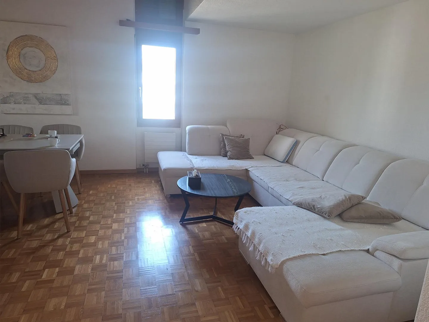 Spacious 4 1/2 Room Apartment - Photo 3 of 9