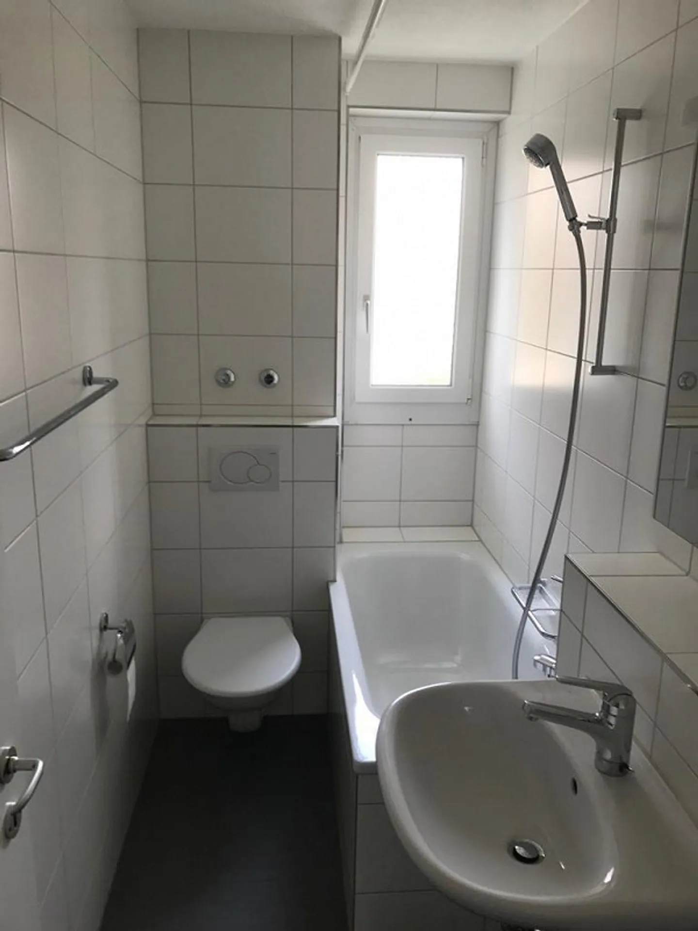 Ottimo appartamento di 3 stanze nel cuore di Regensdorf - Foto 3 di 7