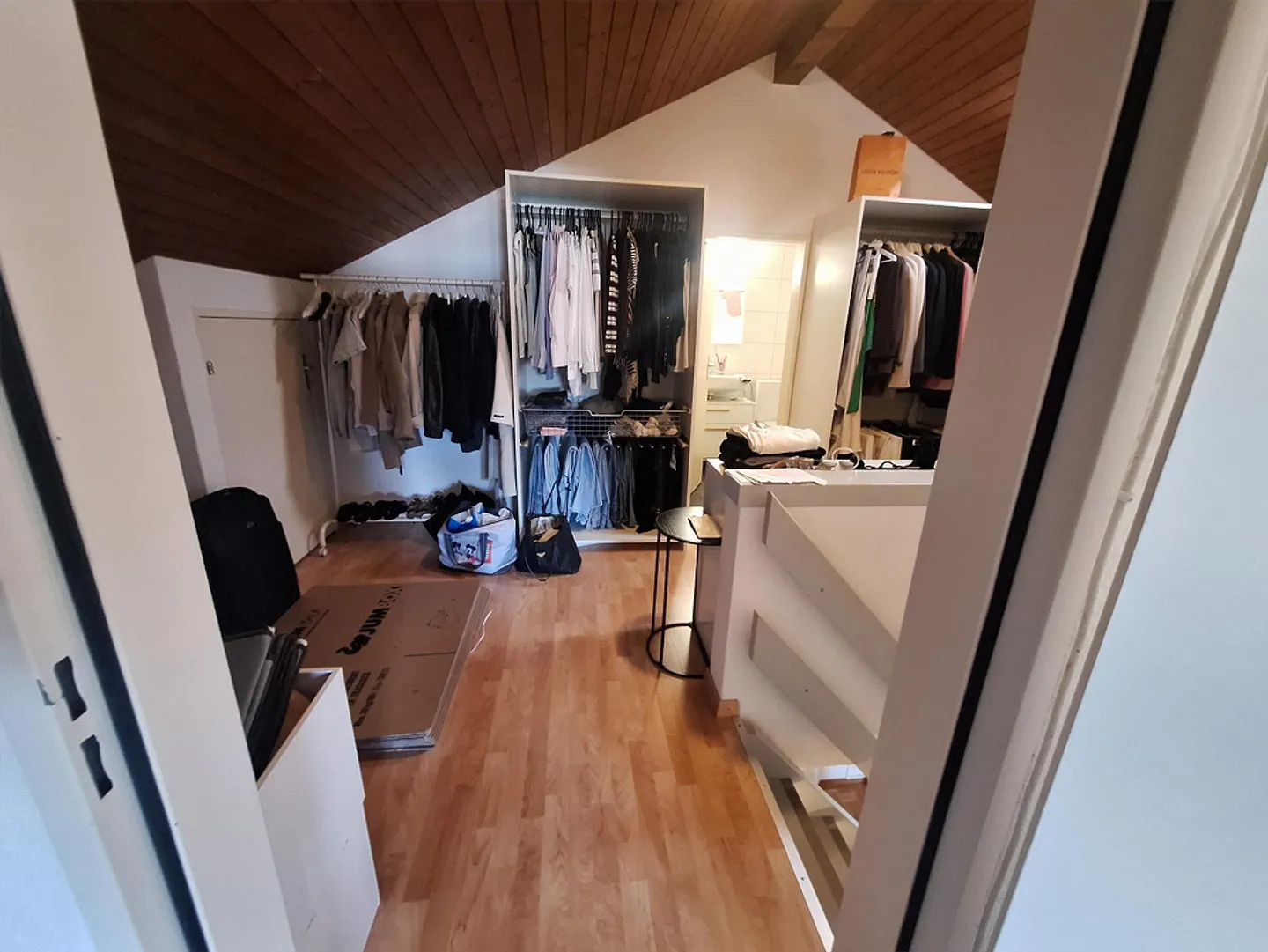 Spacious 4 1/2 Room Apartment - Photo 5 of 9