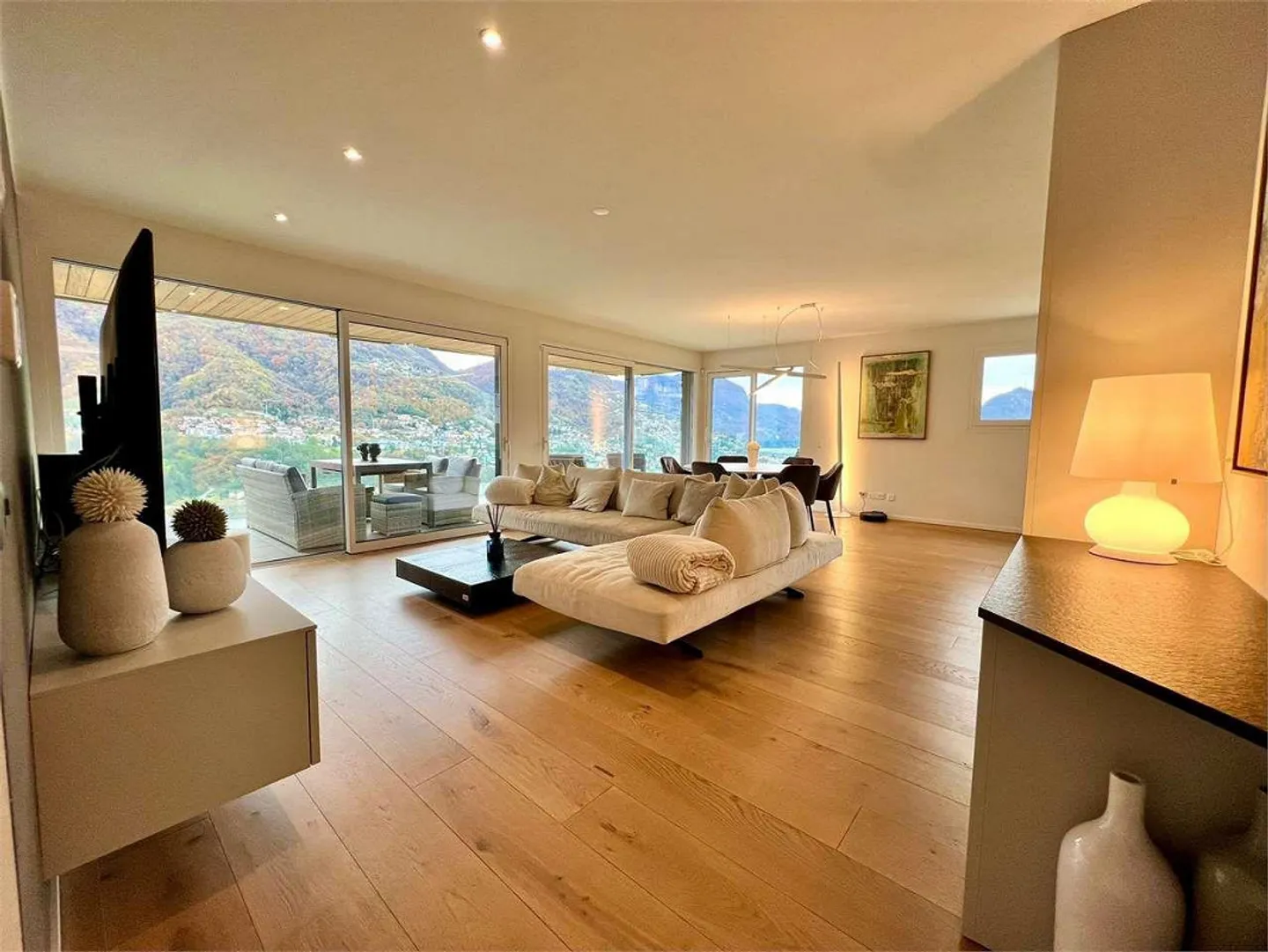Elegante 3,5-Zimmer-Wohnung mit Seeblick - Foto 11 von 13
