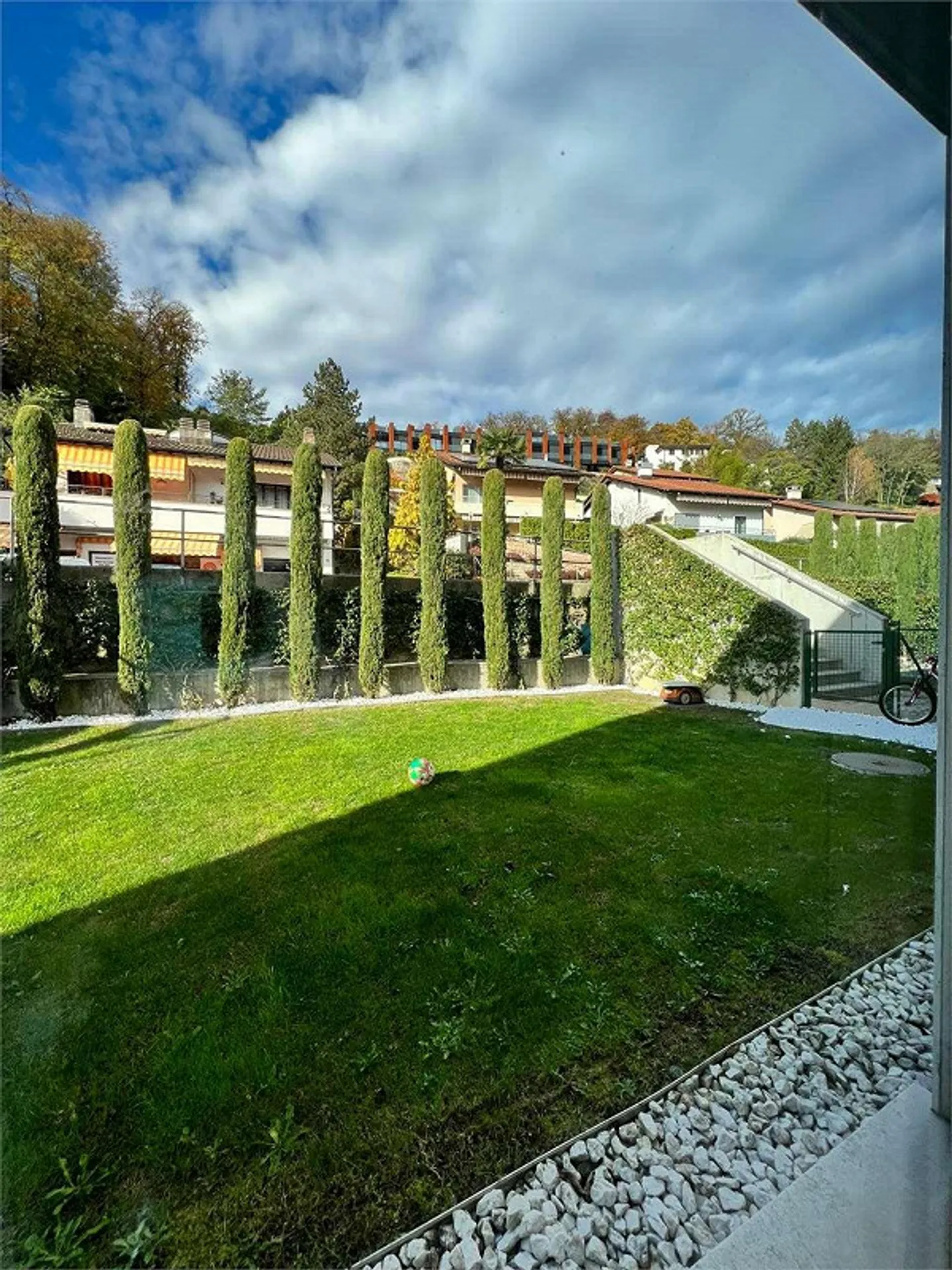 Elegante 3,5-Zimmer-Wohnung mit Seeblick - Foto 12 von 13