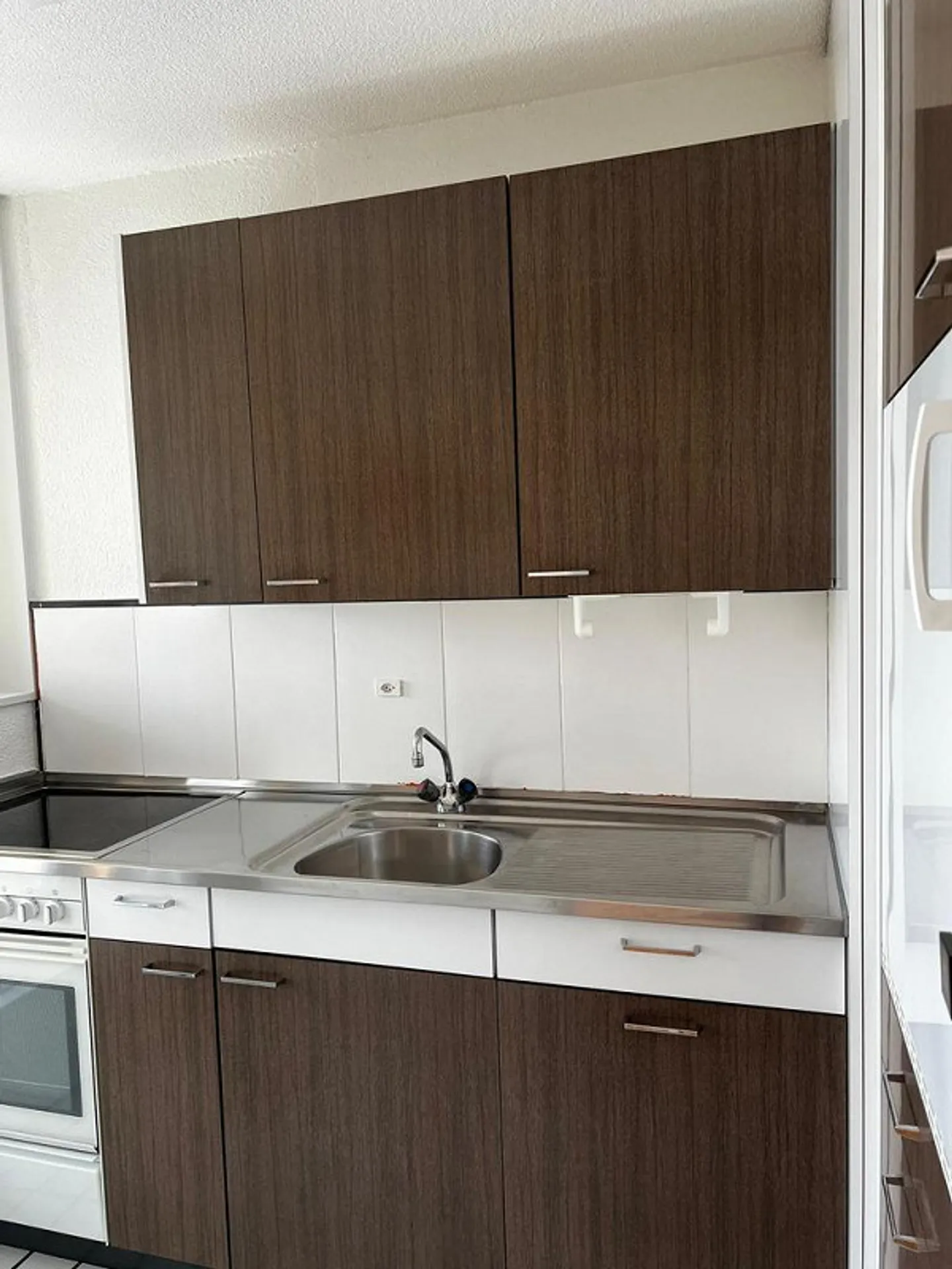 Appartamento vicino allo stadio di hockey su ghiaccio con vista ampia - Foto 3 di 4