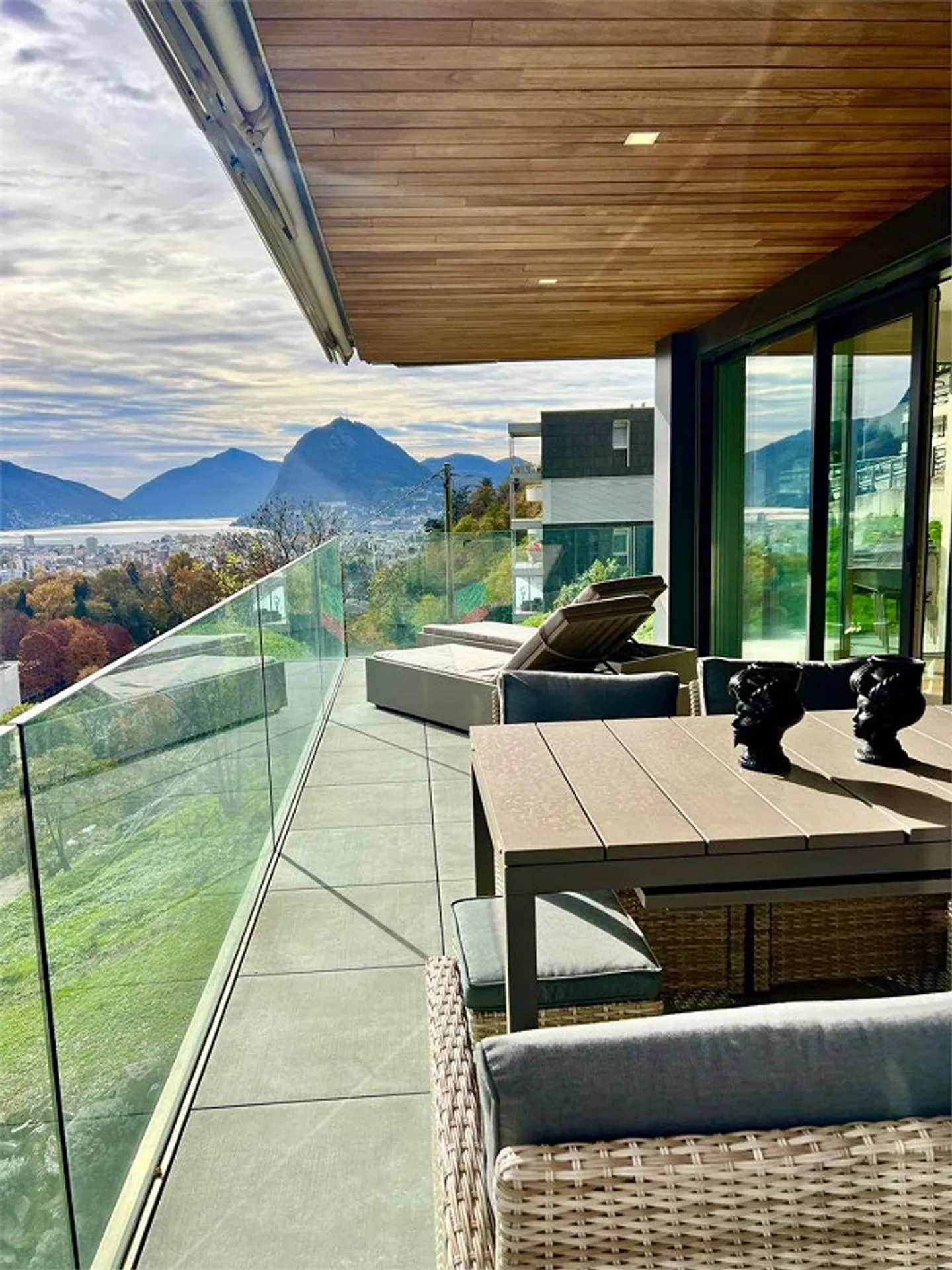 Elegante 3,5-Zimmer-Wohnung mit Seeblick - Foto 13 von 13