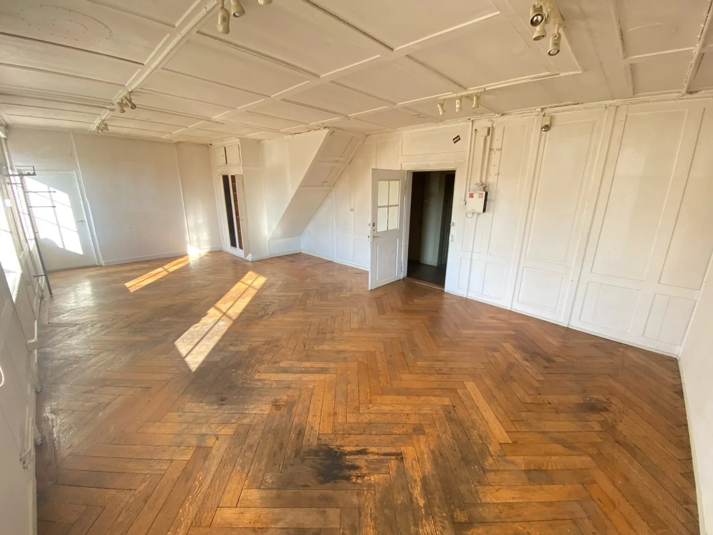 Atelier lumineux / espace de stockage (deux pièces, non chauffé) à louer à Rorbas - Photo 2 sur 5