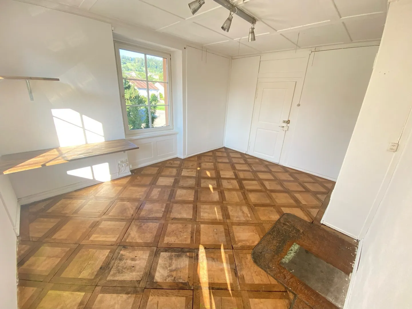 Atelier lumineux / espace de stockage (deux pièces, non chauffé) à louer à Rorbas - Photo 3 sur 5