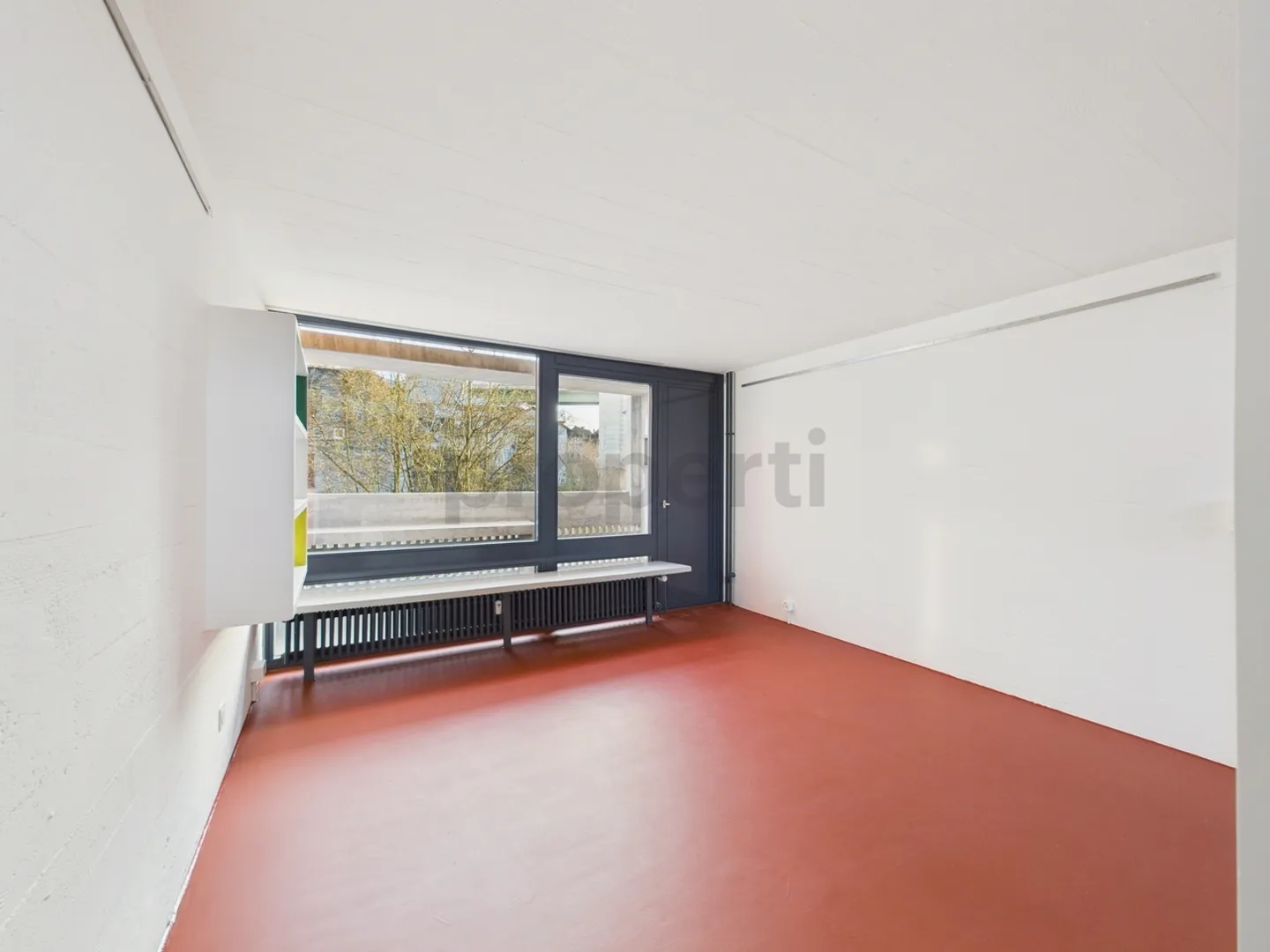 Maisonette élégante de 5,5 pièces récemment rénovée avec un emplacement idéal à Wünnewil-Flamatt - Photo 5 sur 13