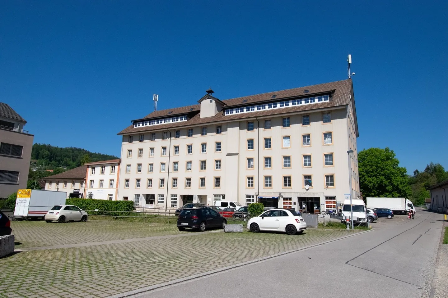 Atelier lumineux / espace de stockage (deux pièces, non chauffé) à louer à Rorbas - Photo 5 sur 5