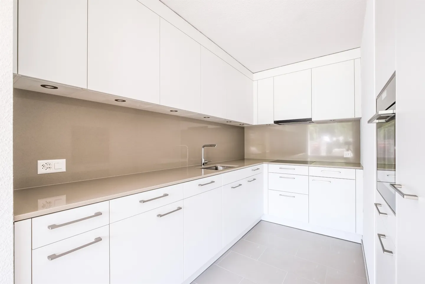Sanierte Wohnung in Horgen - Foto 3 von 8