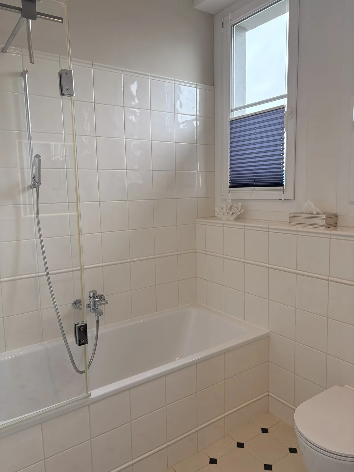 APPARTEMENT 4 PIÈCES À ZOLLIKON (ZH), MEUBLÉ, TEMPORAIRE - Photo 8 sur 10
