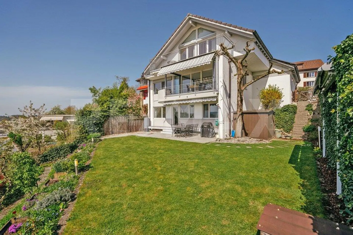 Wunderschönes Familienhaus mit Aussicht - Foto 3 von 11