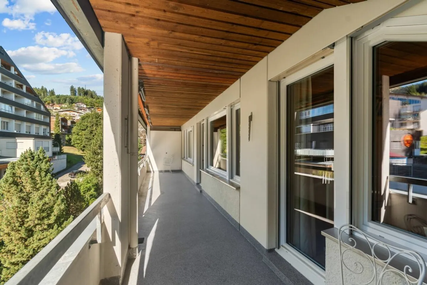 Ampio appartamento per vacanze con 3 camere da letto, balcone e un posto auto in garage - Foto 17 di 22