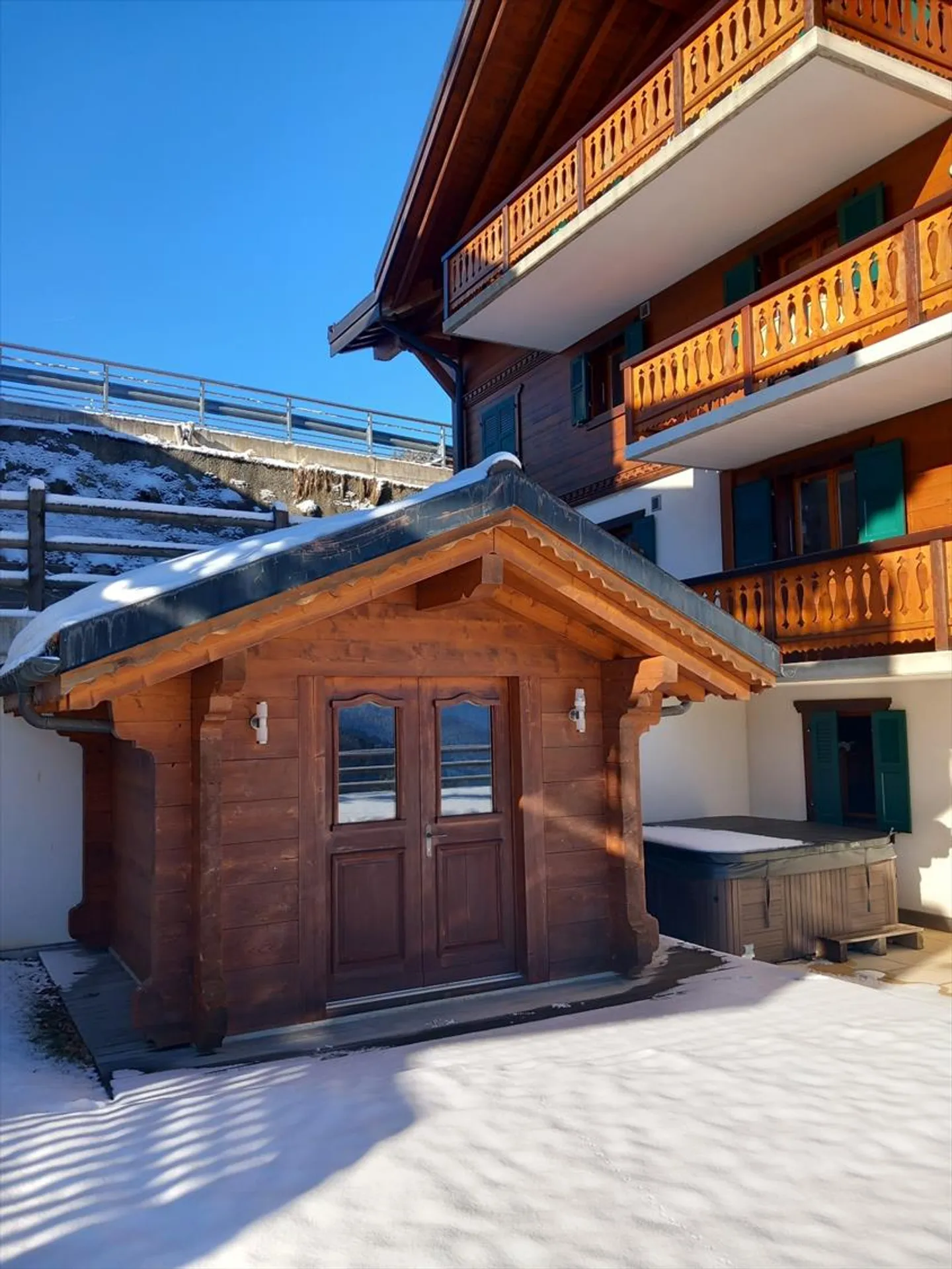 Beautiful apartment with a view of the Dents-du-Midi - Photo 13 of 14