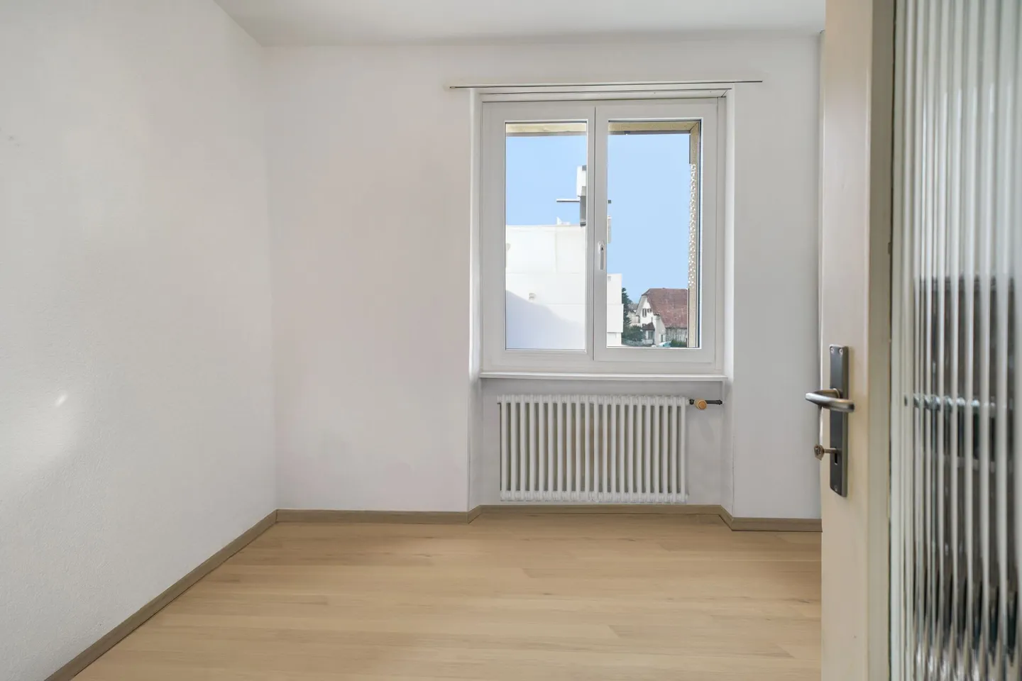 Affordable 4.5 Room Apartment in Attractive Location - Photo 5 of 13