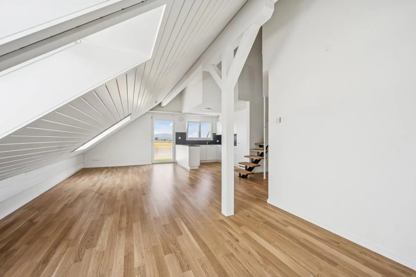 Apartment with magnificent views - First rental after total renovation - Photo 8 of 12