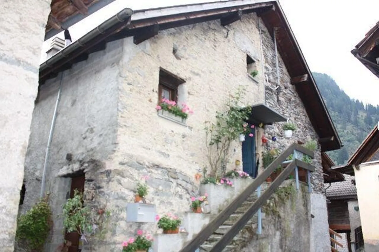 Charmantes Dorfhaus in Chironico - Foto 1 von 13
