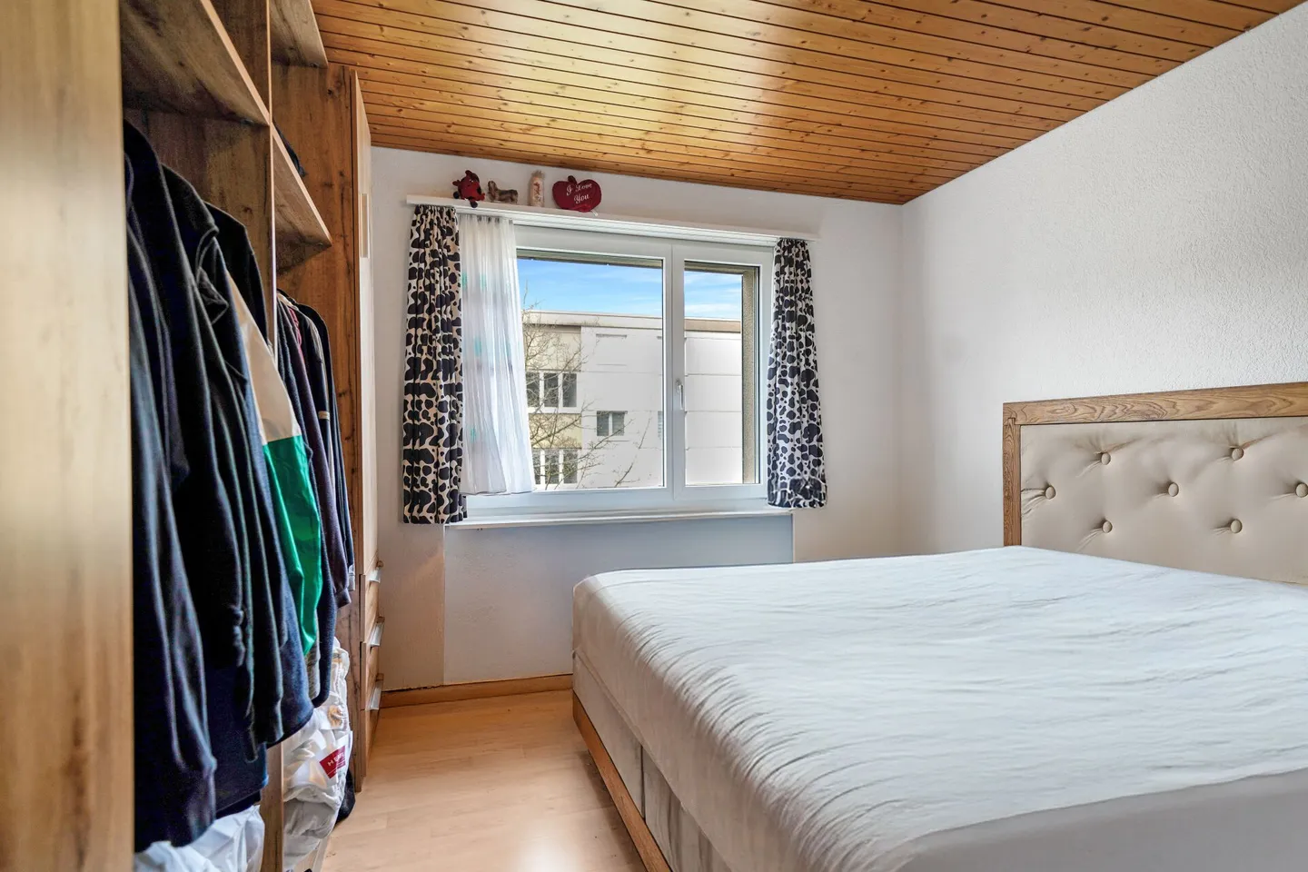 Affordable 4.5 Room Apartment in Attractive Location - Photo 7 of 13