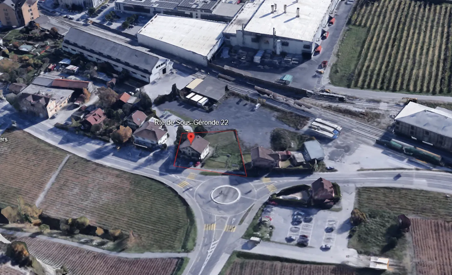 Building plot with existing building? To be preserved or rethought, depending on your project! - Photo 1 of 5