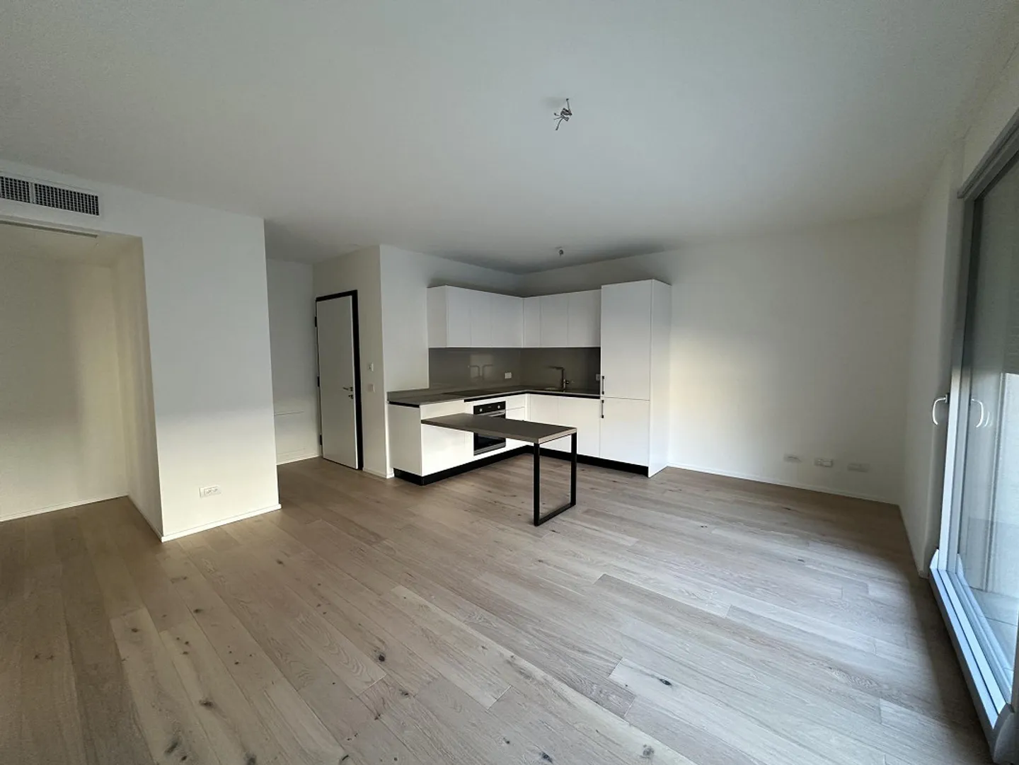 OCCASION - Élégant appartement deux pièces avec jardin privé dans une nouvelle résidence - Photo 7 sur 10