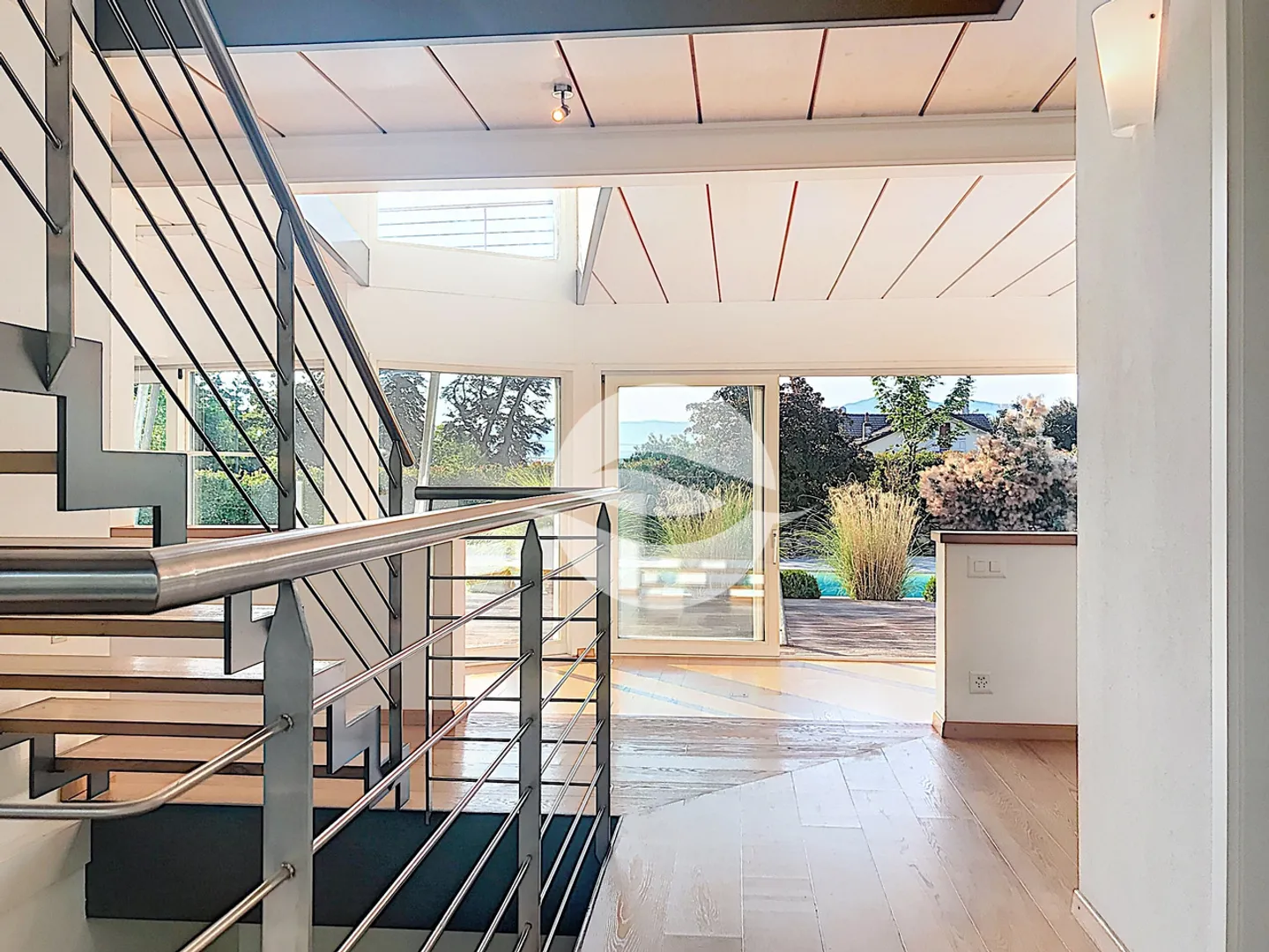 Magnificent individual villa with swimming pool - Photo 2 of 20