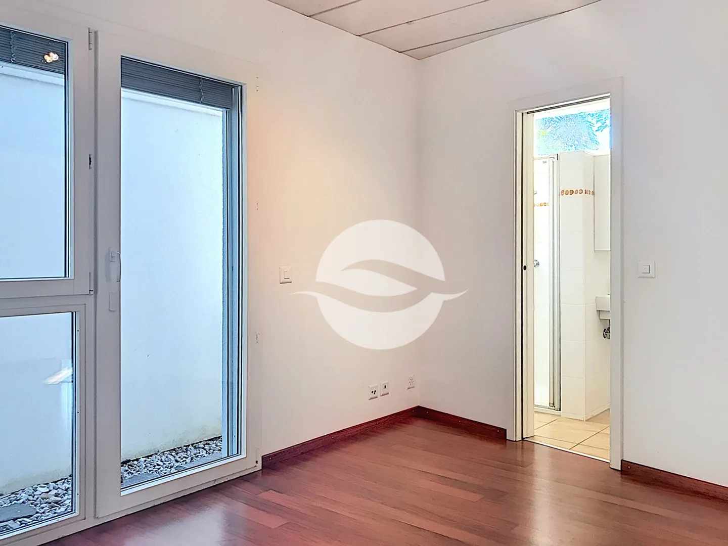 Magnificent individual villa with swimming pool - Photo 8 of 20