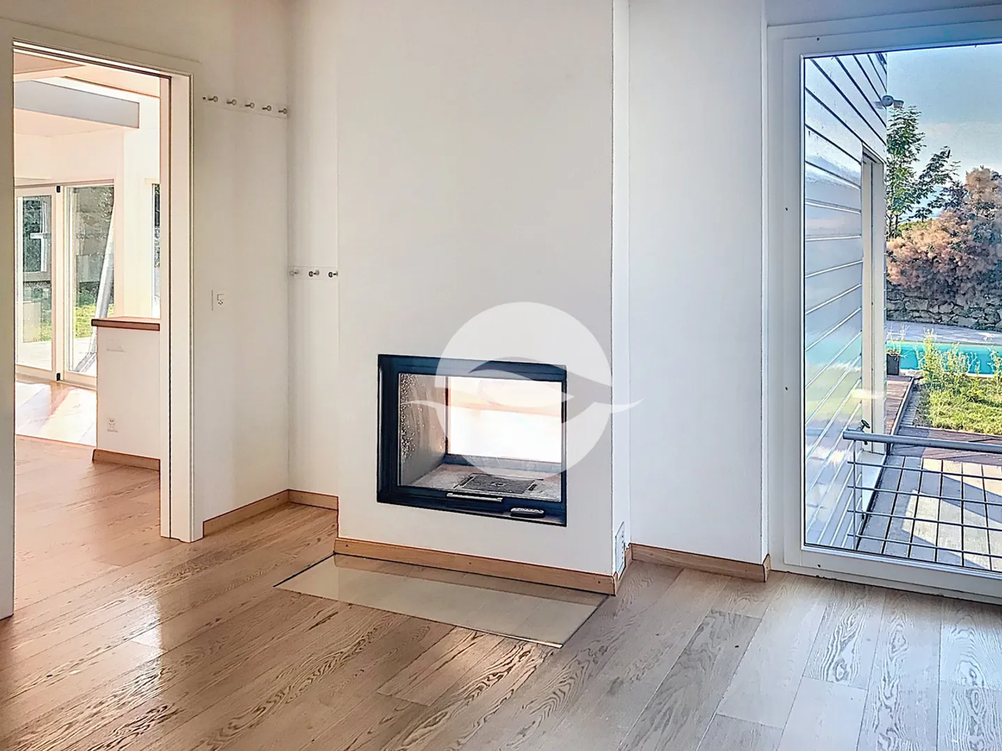 Magnificent individual villa with swimming pool - Photo 9 of 20